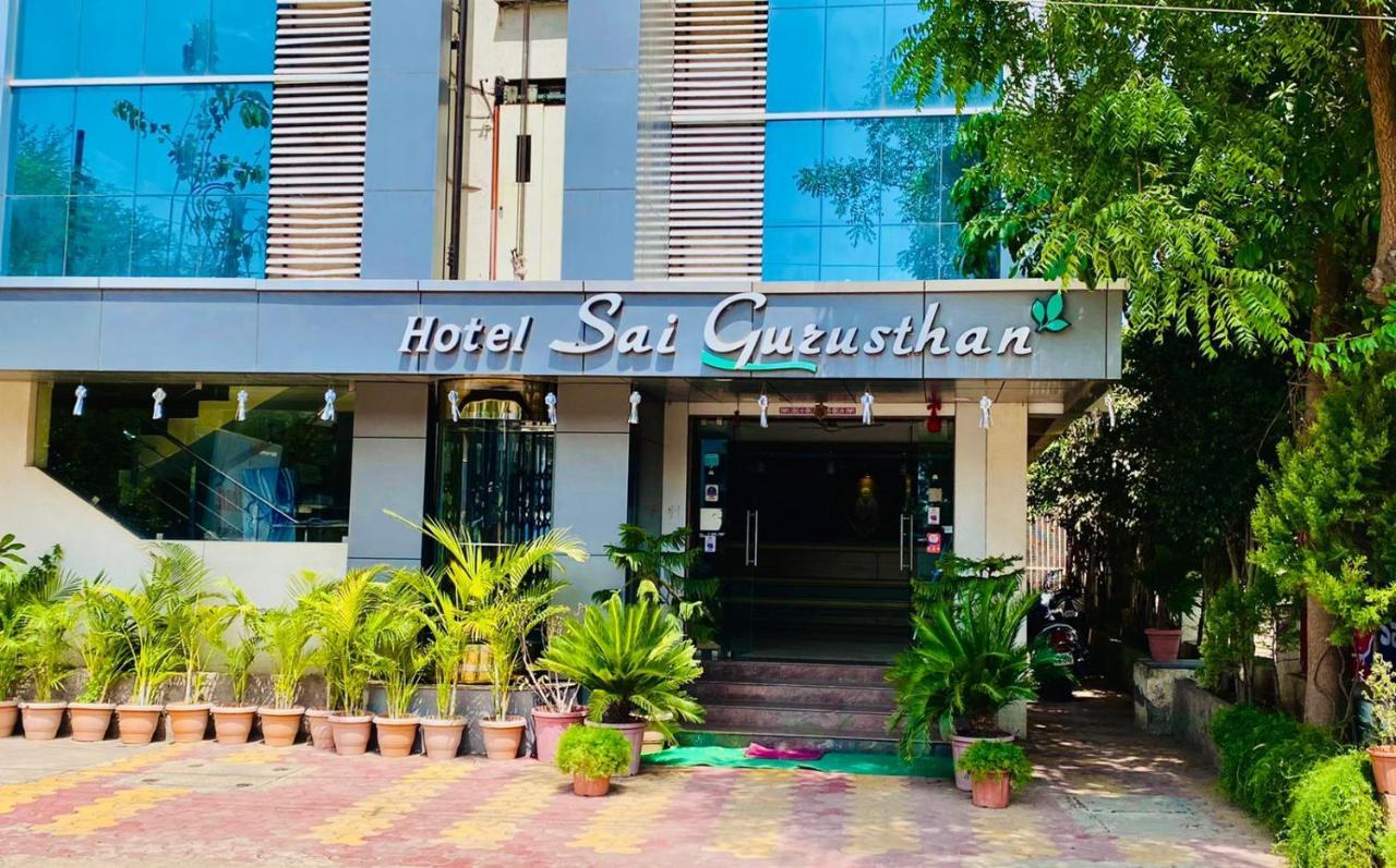 Hotel Sai Gurusthan Shirdi Eksteriør bilde