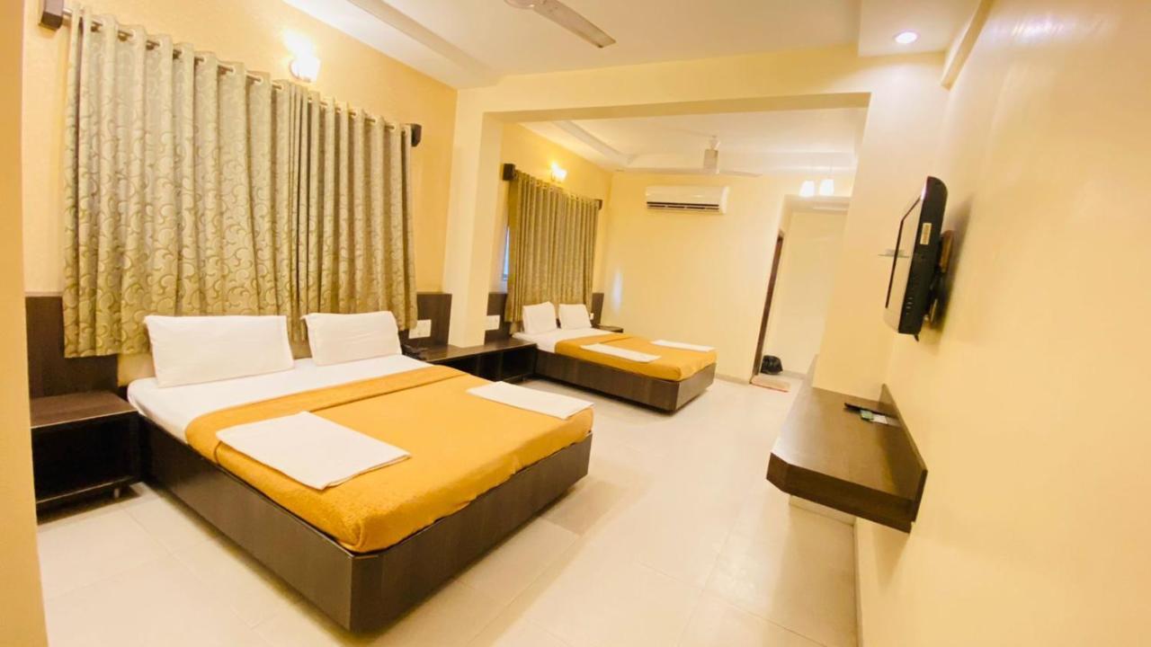 Hotel Sai Gurusthan Shirdi Eksteriør bilde