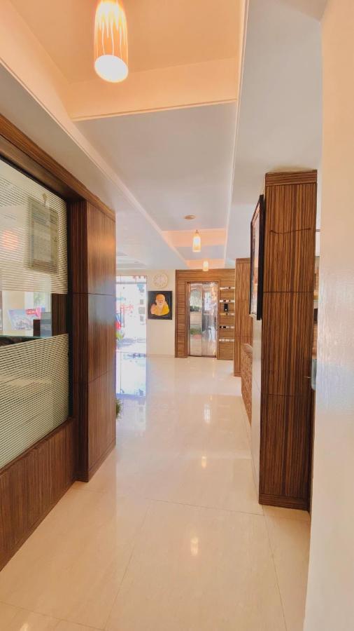 Hotel Sai Gurusthan Shirdi Eksteriør bilde